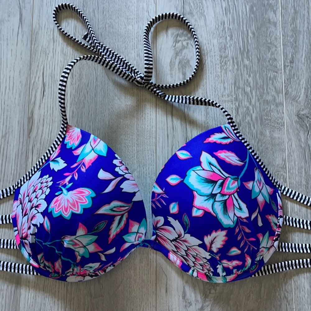 Shade and shore bikini top size 36 C